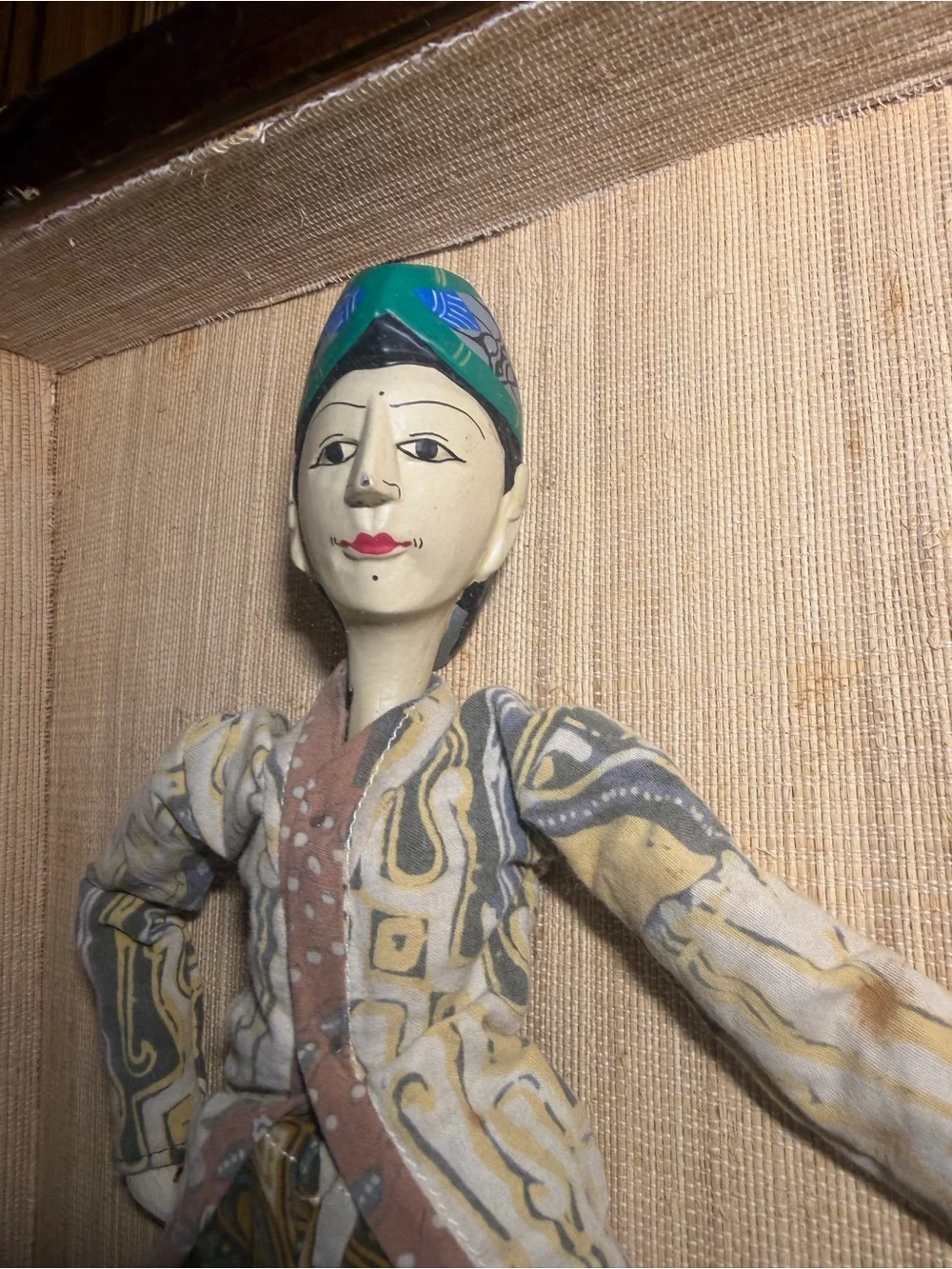 2 VTG Original Handmade Golek Wayang Indonesia Asian Stick Puppets Shadowbox